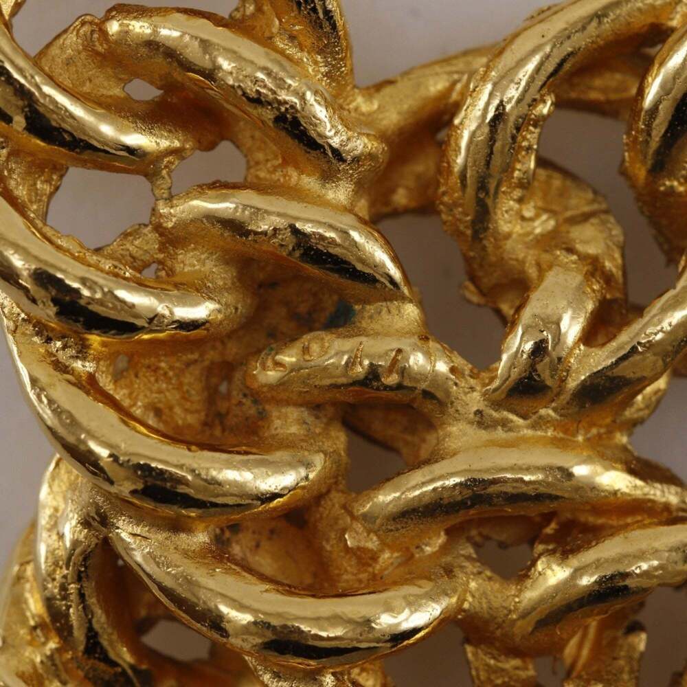 CHANEL Gold Logo Brooch - Picture 4 of 6